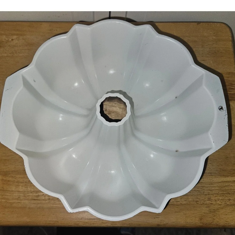 Nordic Ware Best Bundt Fluted Tube Pan Brown Copper Floral Vintage Made in USA